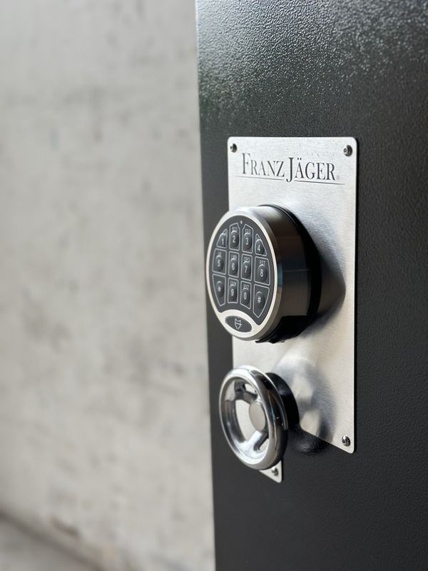 Franz Jäger Våpenskap 12/24 FI Dig Excl 2026